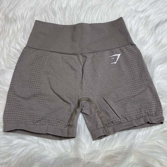 Gymshark Pants - Women’s Gymshark shorts